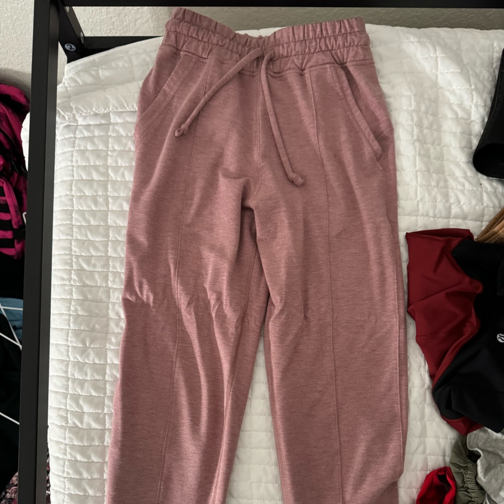 Lululemon jogger size 2